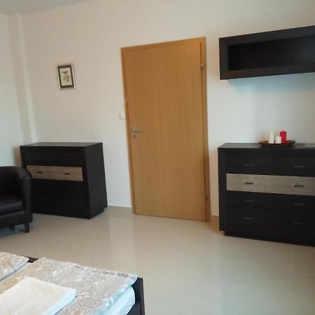 Apartament Rownica 乌斯特龙 外观 照片