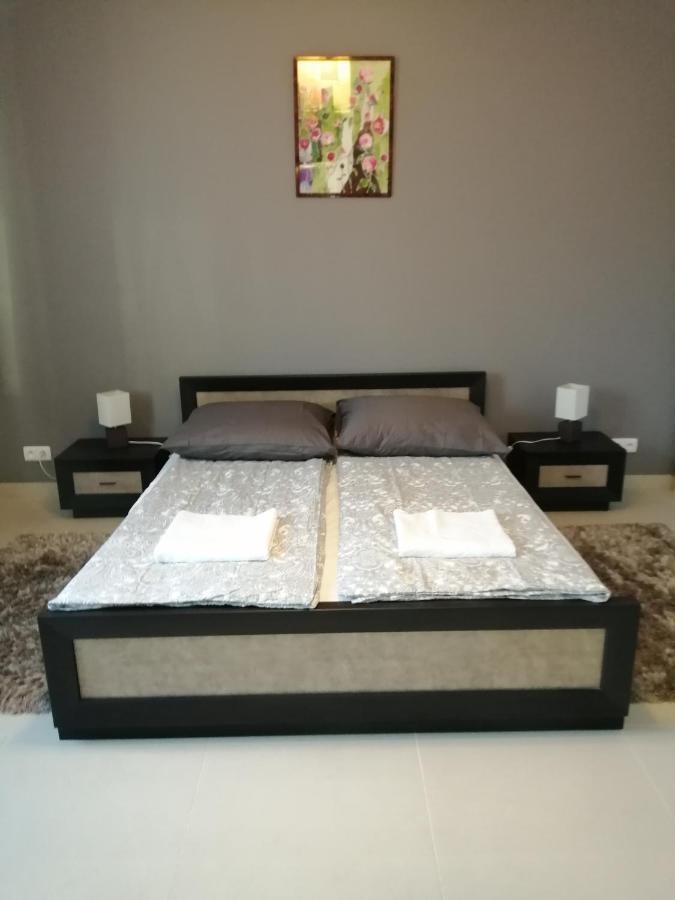 Apartament Rownica 乌斯特龙 外观 照片