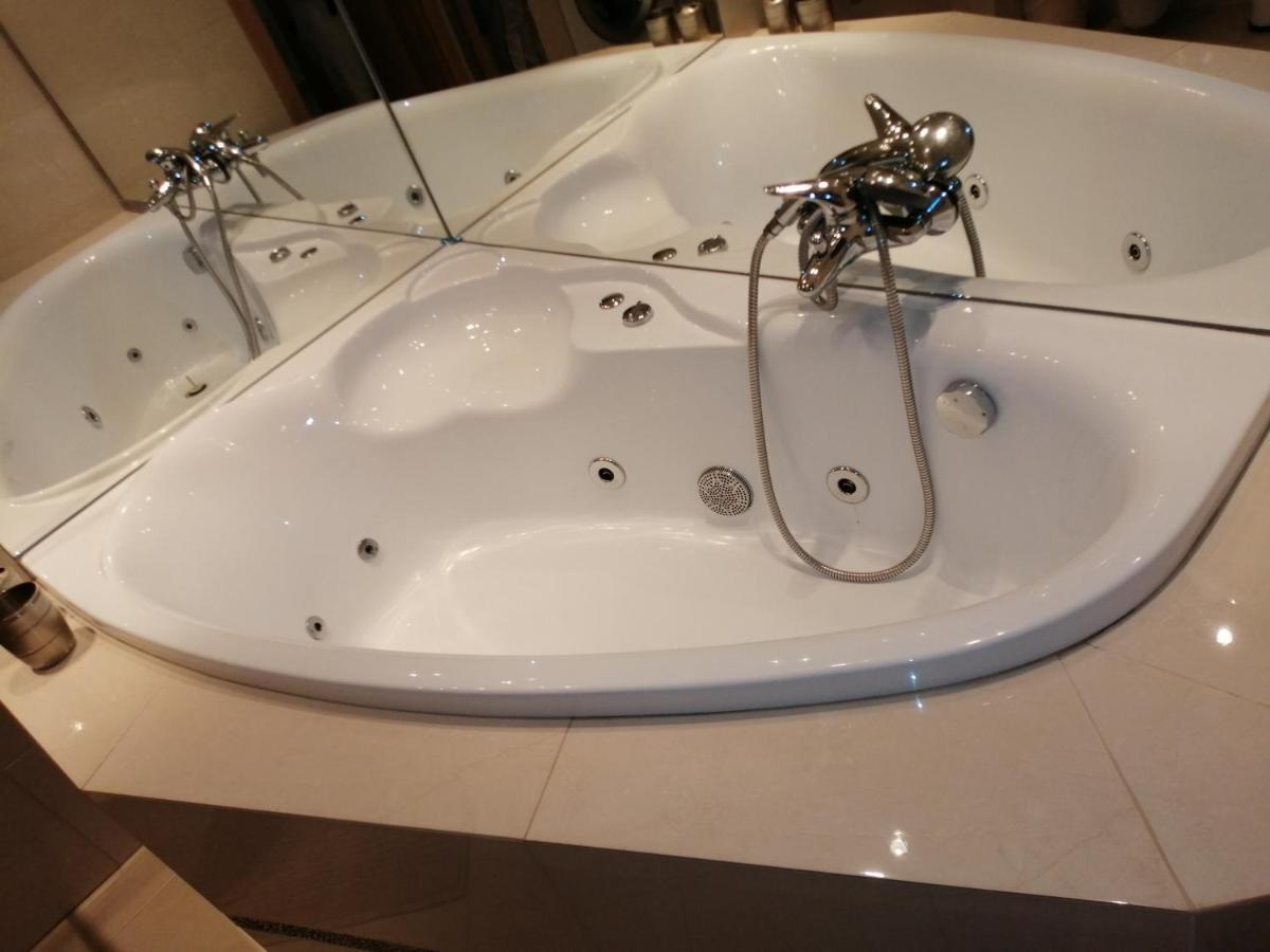 Apartament Rownica 乌斯特龙 外观 照片