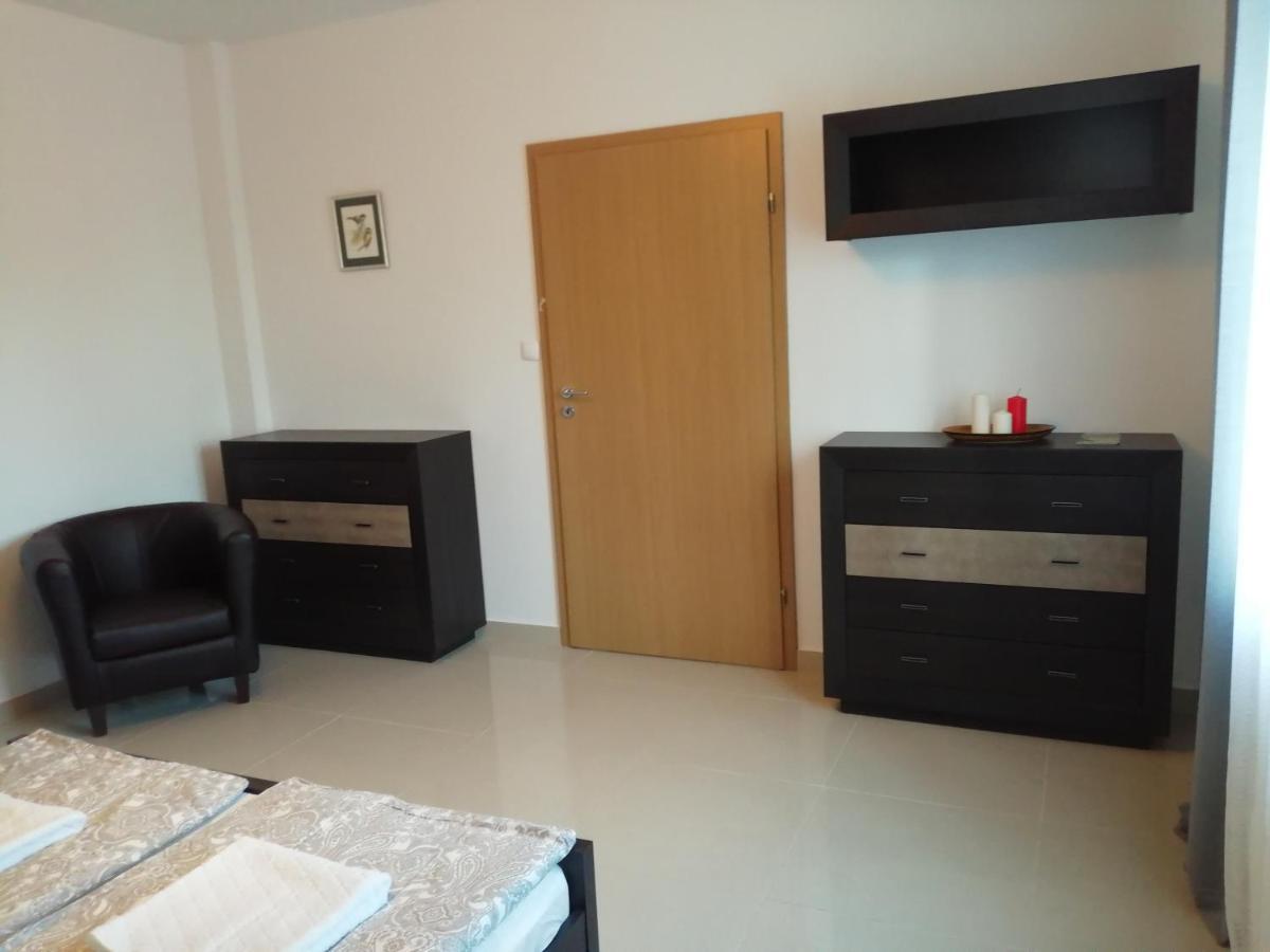 Apartament Rownica 乌斯特龙 外观 照片